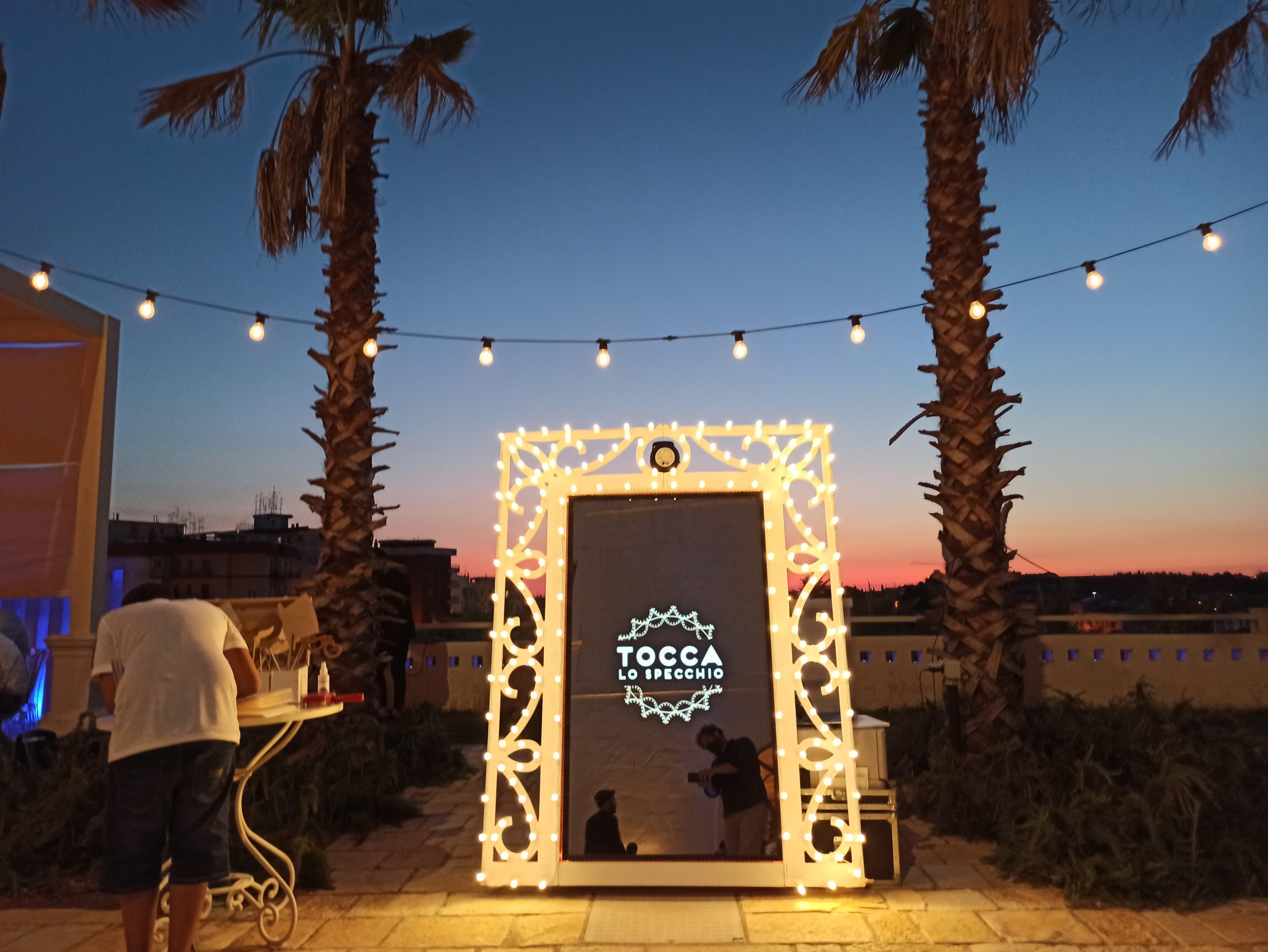 Mispecchio-photobooth-puglia-i-vostro-oddshot-speciale.