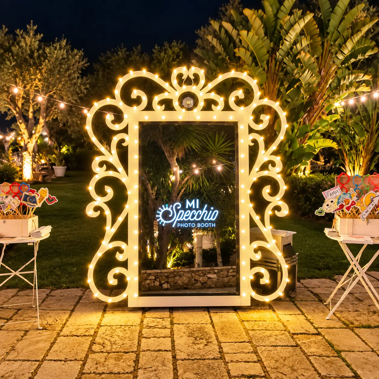 01-mispecchio-photobooth-luminaria-giardino
